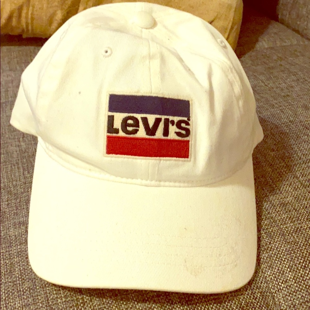 Levi white hat